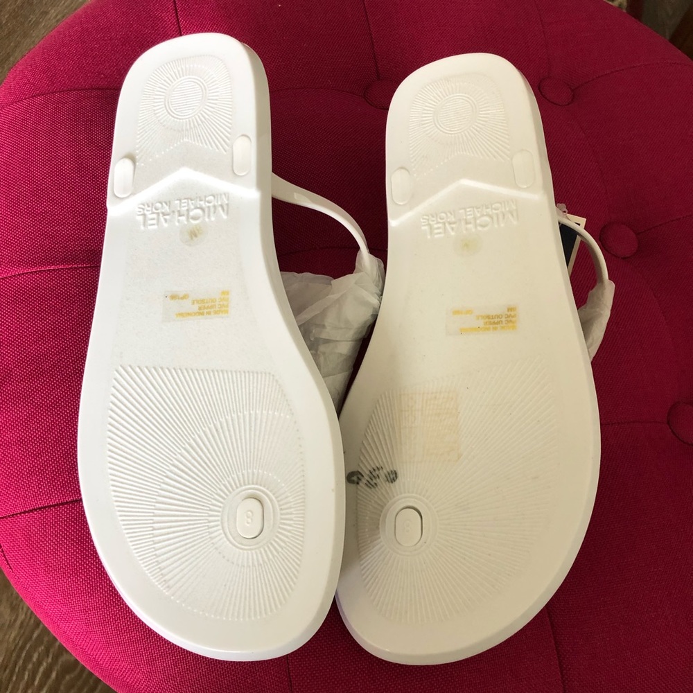 Michael Kors MK Charm Jelly PVC Flip Flop Sandal - Picture 6 of 7
